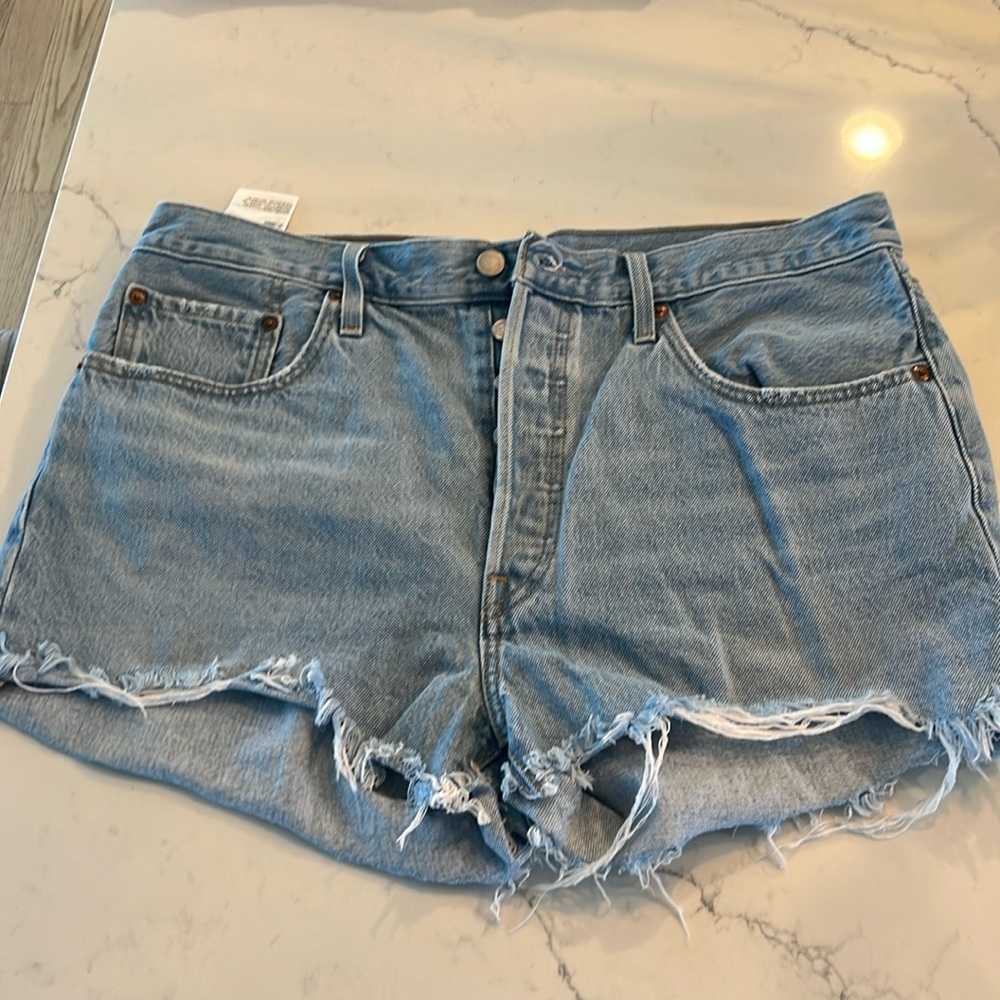 Womens Levis 501 w 32 denim shorts